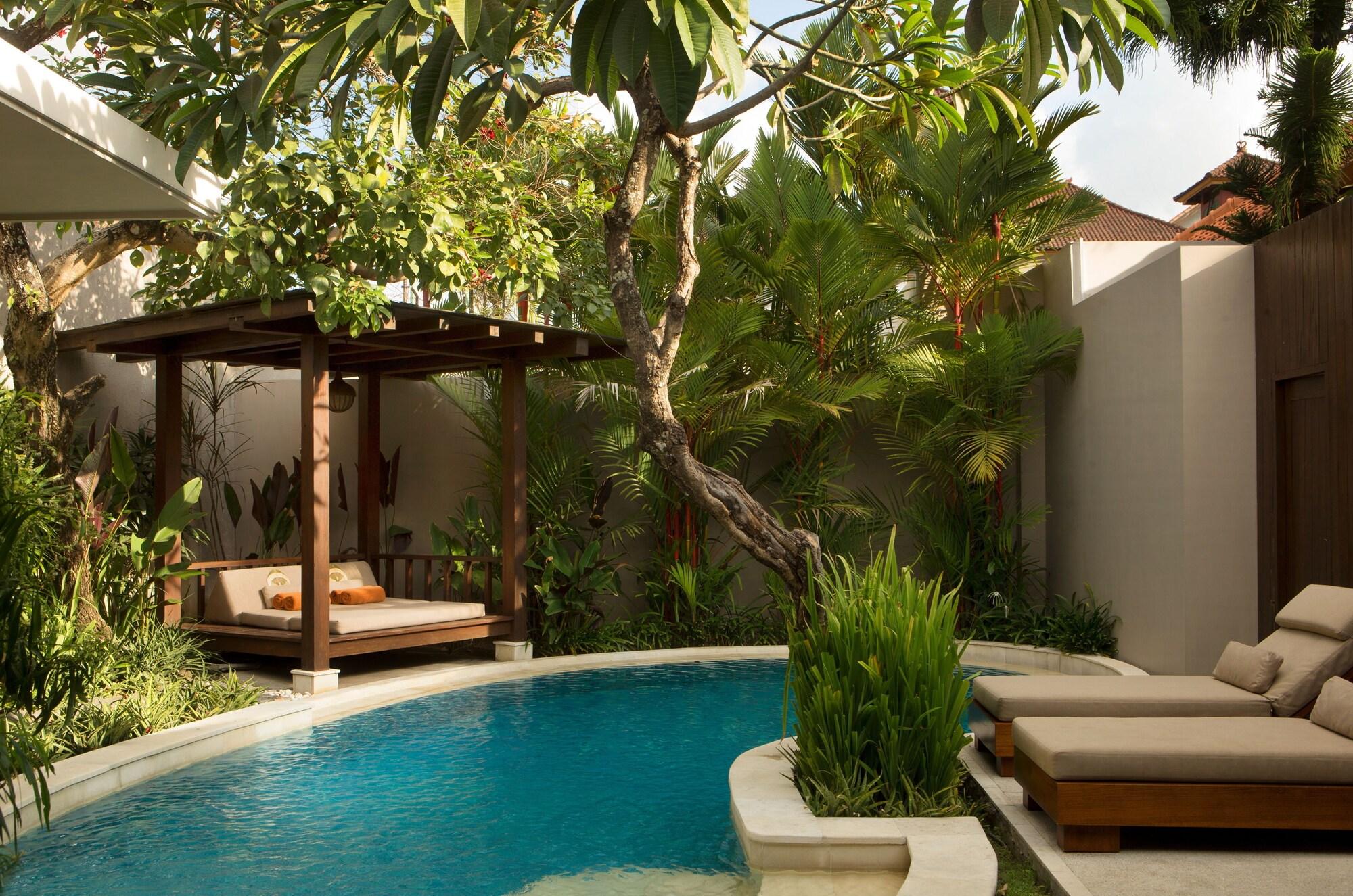 Villa Alaya Dedaun Kuta Legian Esterno foto