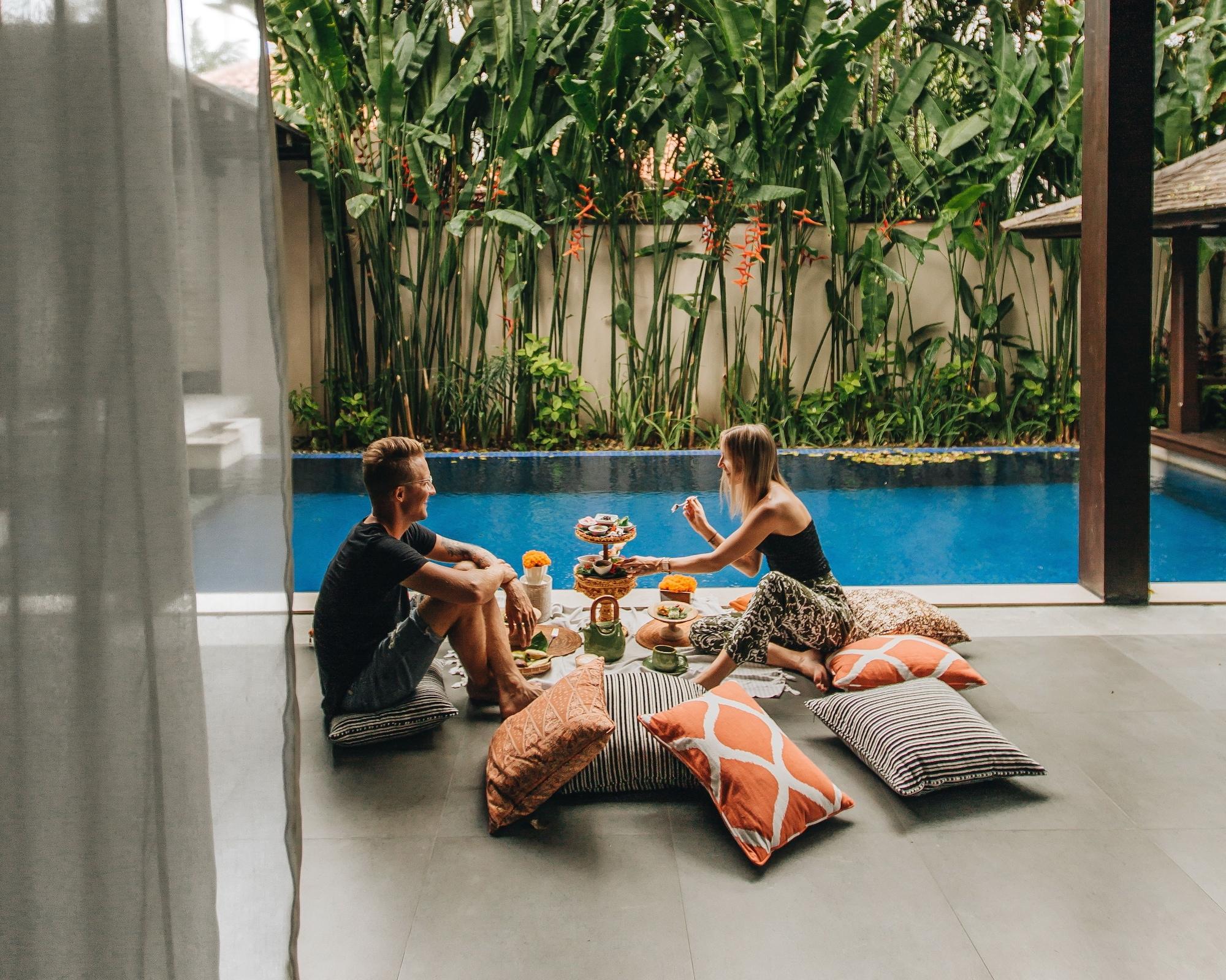 Villa Alaya Dedaun Kuta Legian Esterno foto
