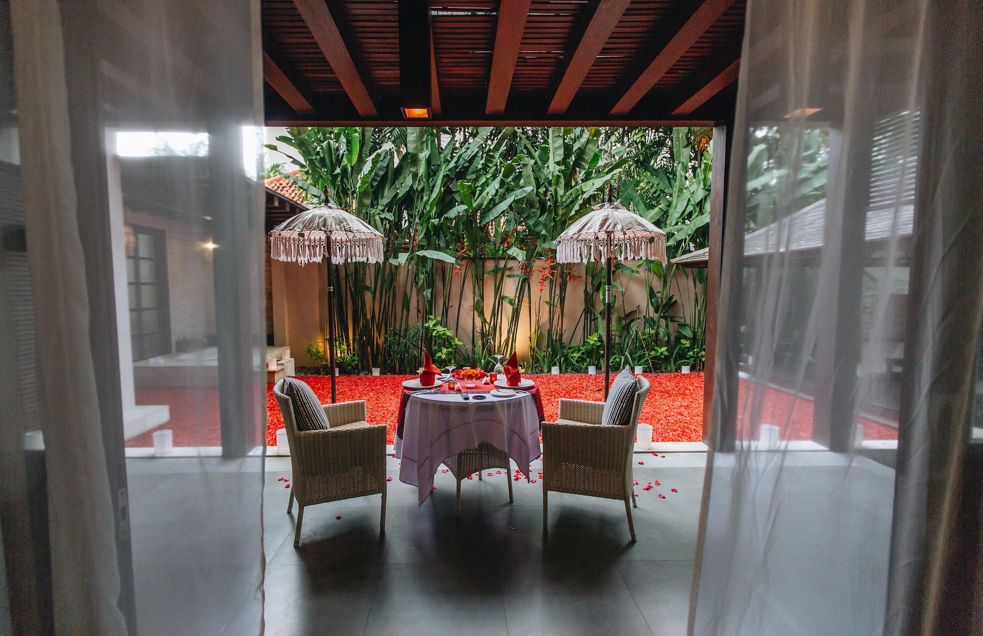 Villa Alaya Dedaun Kuta Legian Esterno foto