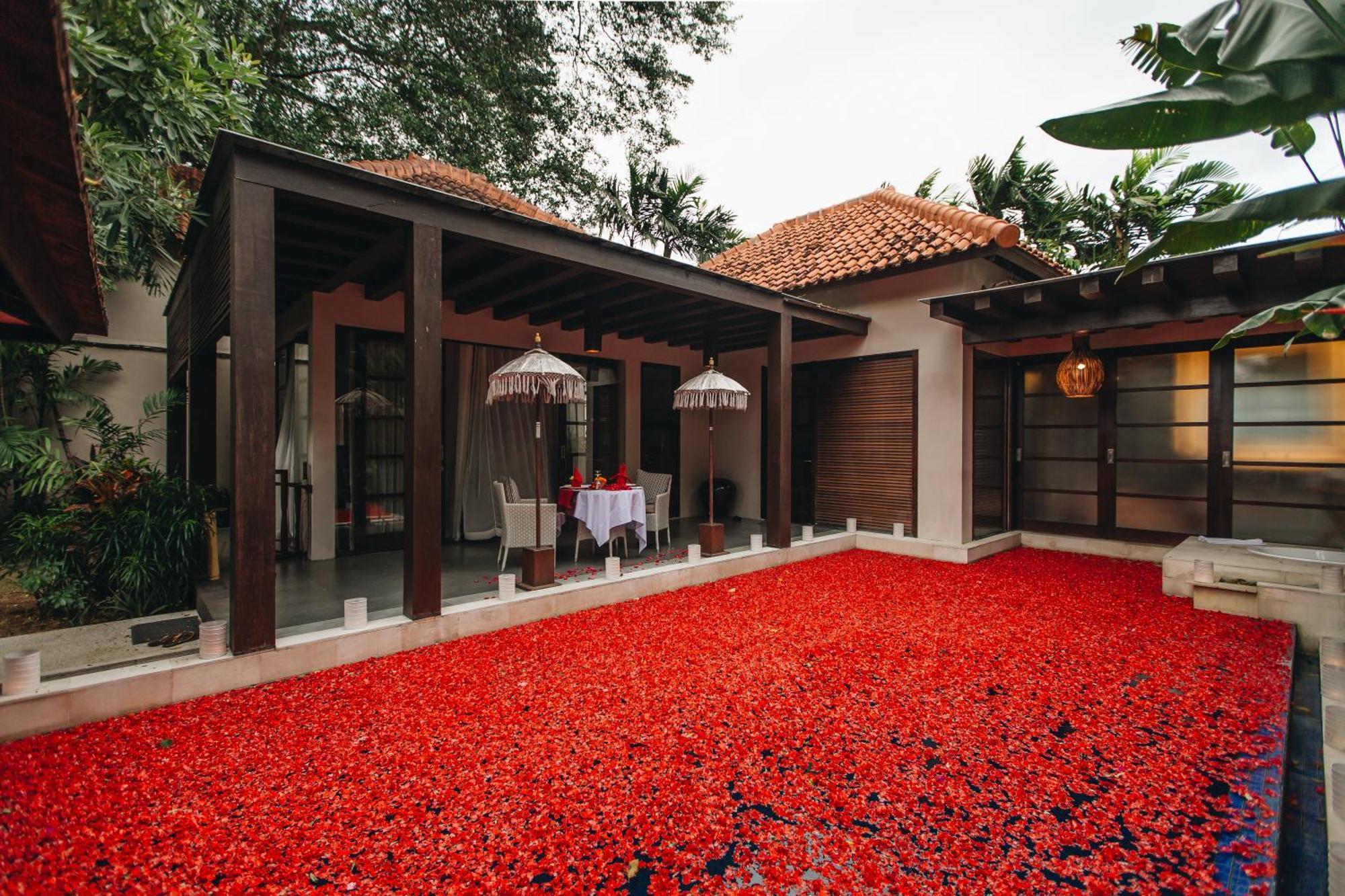 Villa Alaya Dedaun Kuta Legian Esterno foto